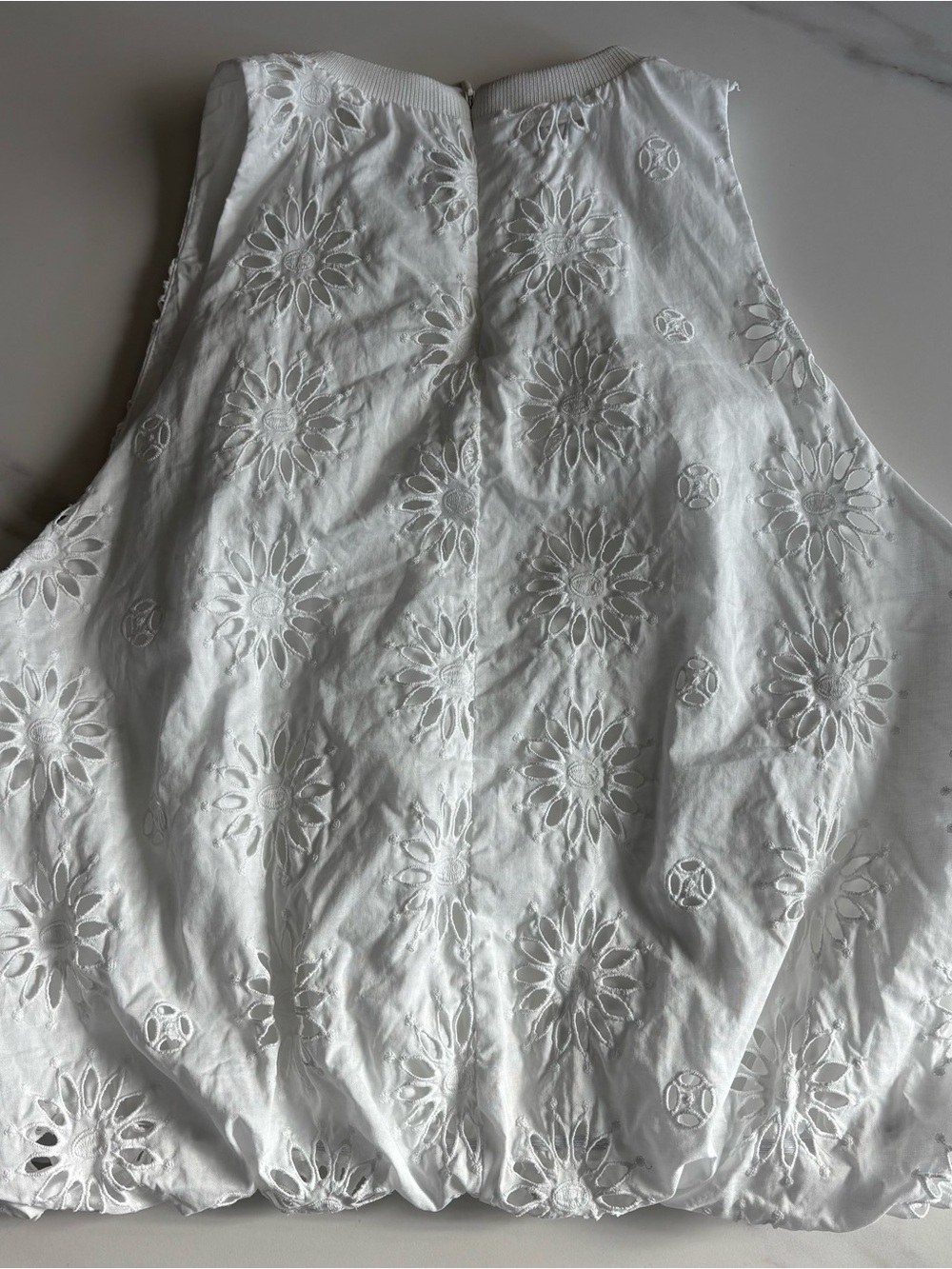Zara White Eyelet Sleeveless Crop Top Sz L - Picture 4 of 12